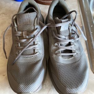 Men’s Under Armour Shoes Size 11 EUC